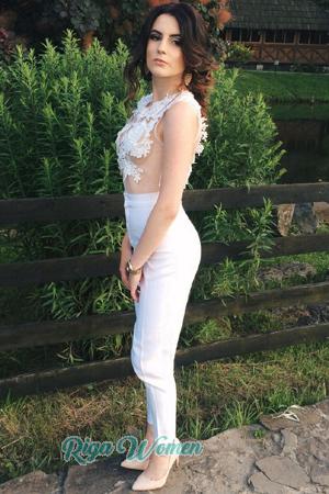 168041 - Mykhailyna Age: 27 - Ukraine