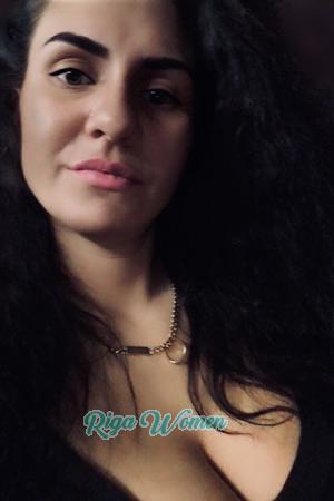 183722 - Elena Age: 31 - Russia