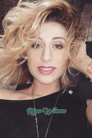 193421 - Oksana Age: 34 - Russia