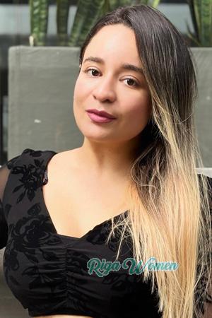 223216 - Geraldine Age: 34 - Colombia