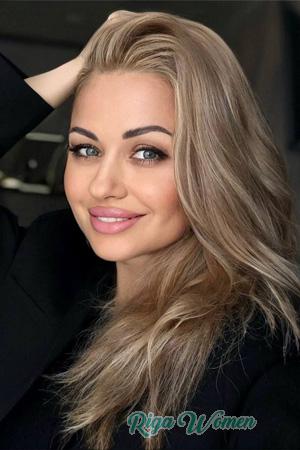 Ladies of Chernivtsi