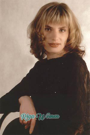 51297 - Natalia Age: 34 - Russia