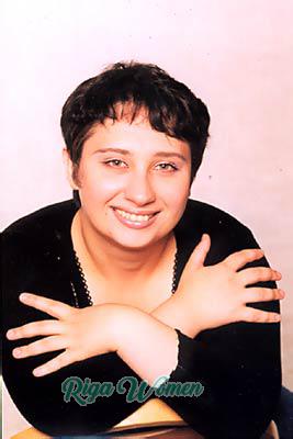 51511 - Elena Age: 33 - Russia