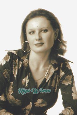 51674 - Evelina Age: 38 - Russia