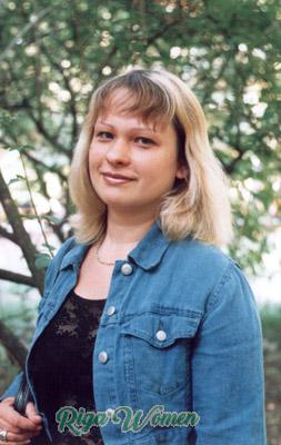 51711 - Svetlana Age: 36 - Russia