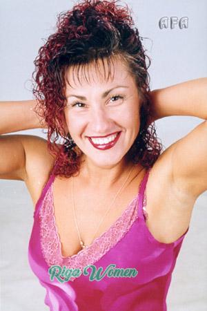 52187 - Svetlana Age: 40 - Russia