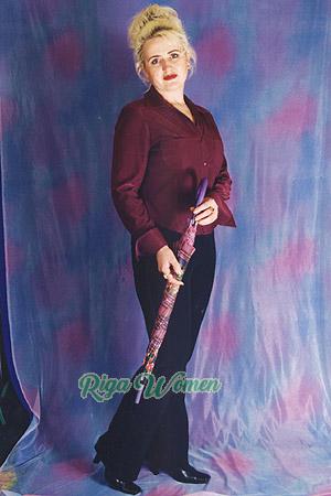 52426 - Svetlana Age: 39 - Russia