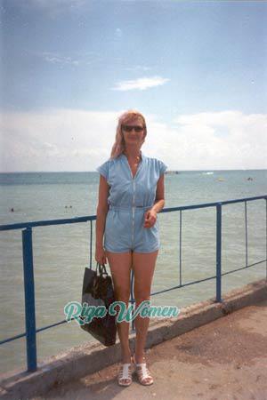 53270 - Elena Age: 52 - Russia