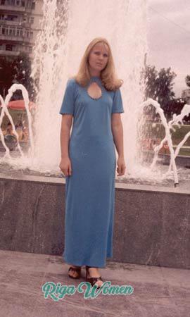 53405 - Larisa Age: 35 - Russia