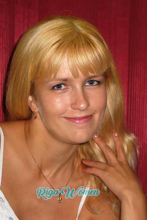 54825 - Elena Age: 32 - Russia