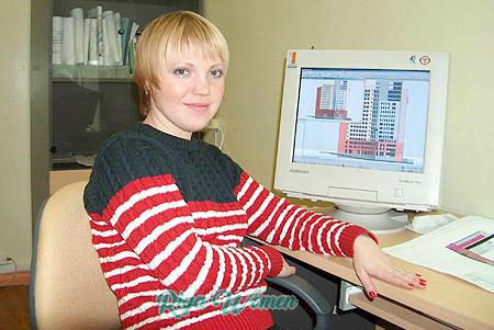 56135 - Svetlana Age: 32 - Russia