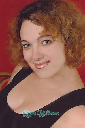 59098 - Elena Age: 31 - Russia