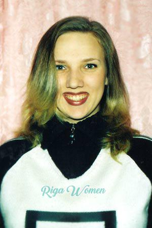 60548 - Valentina Age: 30 - Russia