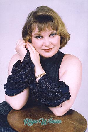 60810 - Svetlana Age: 49 - Russia