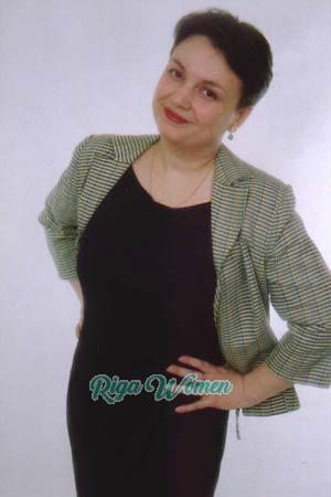 61032 - Alfiya Age: 43 - Russia