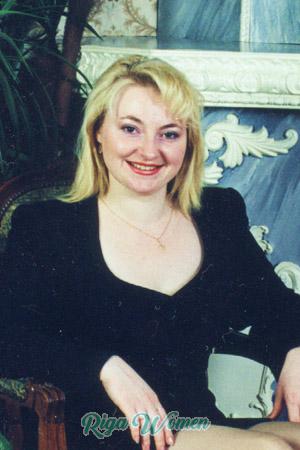 61229 - Svetlana Age: 37 - Russia