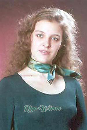 61749 - Svetlana Age: 28 - Russia