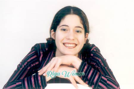 62084 - Elena Age: 32 - Russia