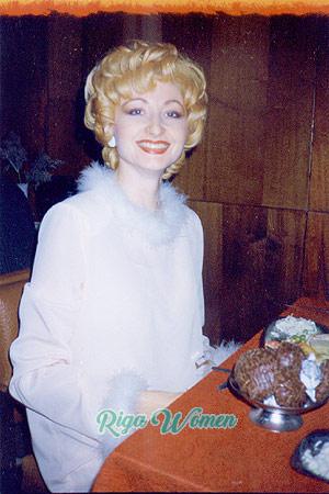 66258 - Regina Age: 44 - Russia