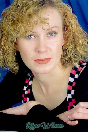 66612 - Svetlana Age: 37 - Russia