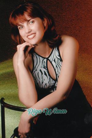 67290 - Elena Age: 40 - Russia