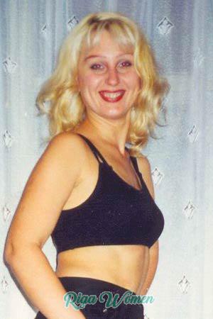 67729 - Elena Age: 41 - Russia