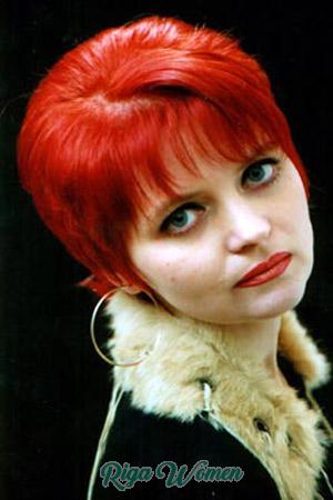 68041 - Irina Age: 34 - Russia