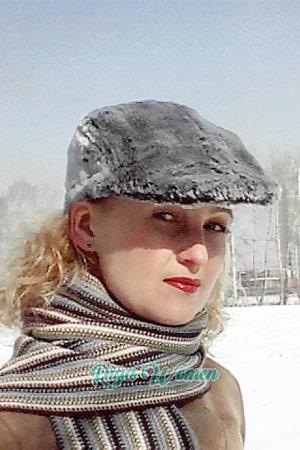 68477 - Oksana Age: 42 - Russia