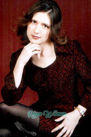 68956 - Elena Age: 29 - Russia