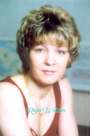 69282 - Svetlana Age: 44 - Russia