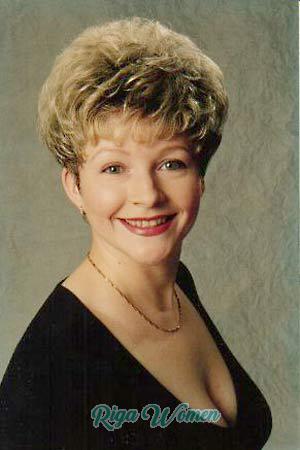 69302 - Elena Age: 45 - Russia