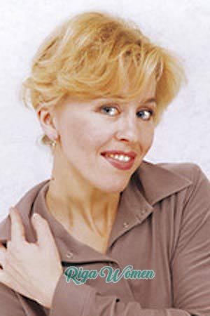 69733 - Olga Age: 39 - Russia