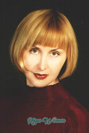 70092 - Elena Age: 45 - Russia