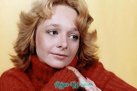 72306 - Elena Age: 40 - Russia