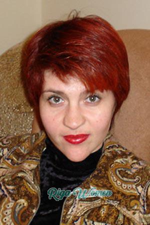 72439 - Elena Age: 39 - Russia