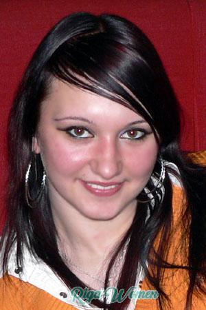 78312 - Olesya Age: 25 - Russia