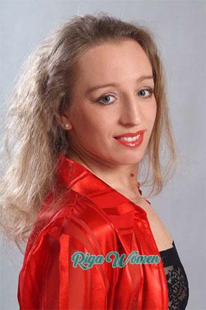 79782 - Oksana Age: 43 - Russia