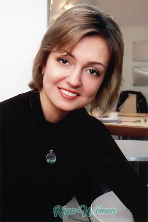 82843 - Polina Age: 40 - Russia